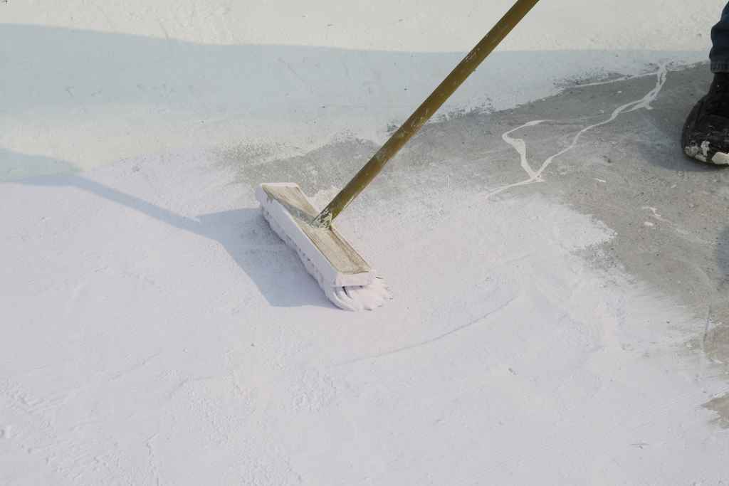 Jacksonville, FL commercial roof coating contractor